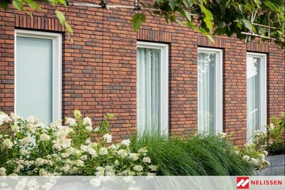 Salto cegła spiekana, czerwona klasyczna cegła, tradycyjna czerwona cegła, cegła w czerwonych odcieniach, 